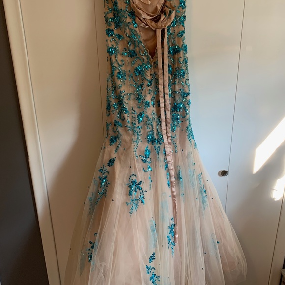 Dress - Picture 2 of 2
